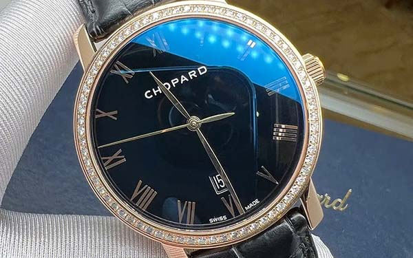 萧邦手表表带掉色解决技巧是什么